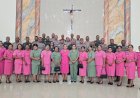Sinergi-TNI–Polri-di-Sumba-Timur,-Kompak-Isi-Koor-Misa-Minggu-Paskah-Ke-VI