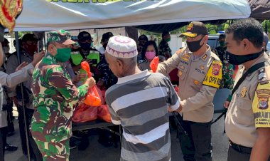 Dapur-Umum-TNI-Polri-Kembali-Hadir,-Bagikan-Ratusan-Paket-Sembako-dan-Nasi-Kotak
