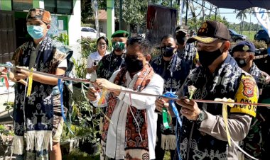 Bupati-Launcing-Kampung-Hebat-Happa-Lambanapu-Yang-Digagas-Oleh-Polres-Sumba-Timur