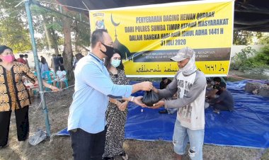 Idul-Adha-2020,-Polres-Sumba-Timur-Salurkan-Hewan-Kurban-Kepada-Warga