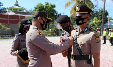 Kapolres-Pimpin-Pelantikan-Jabatan-Kasat-Reskrim-Serta-Sertijab-Kapolsek-Lewa-dan-Kapolsek-Waingapu-Kota