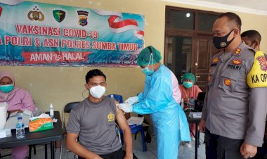 60-Personel-Polres-Sumba-Timur-Dapat-Giliran-Hari-Pertama-Vaksin-Covid-19
