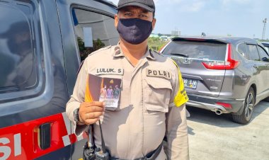 Kapolri-Wajibkan-Buku--Pedoman-Manajemen-Kontijensi-Klaster-Covid-19-Ada-Disaku-Petugas