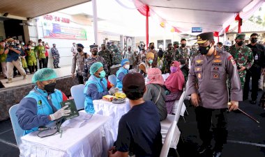 Kadiv-Gandeng-PCNU-Banyuwangi,-Kapolri-Kejar-Target-70-Persen-Vaksinasi-Presiden-Jokowi