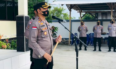 Pesan-Kapolres-Sumba-Timur-Saat-Apel-Gabungan,-Jadilah-Polisi-Yang-Baik-Bagi-Masyarakat,-Pimpinan-dan-Institusi-Polri.