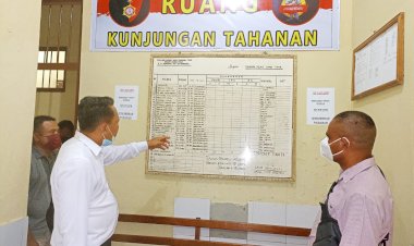 Wadir-Tahti-Polda-NTT-Kompol-Sukanda-dan-Tim-Lakukan-Supervisi-di-Polres-Sumba-Timur
