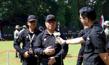 Pati-Polri-dan-Wartawan-Ramaikan-Lomba-Menembak-Piala-Kapolri