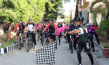 Semarak-Hari-Bhayangkara-ke-76,-Polres-Sumba-Timur-Gelar-Gowes-Dan-Senam-Bersama