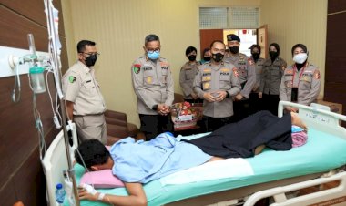 Polri-Lakukan-Anjangsana-ke-Mantan-Kapolri-hingga-Anggota-yang-Sakit-dan-Gugur-saat-Tugas