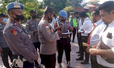 Bag-Log-dan-Si-Propam-Polres-Sumba-Timur-Lakukan-Pemeriksaan-Senpi-Dinas-Berkala