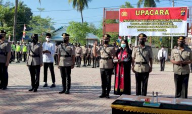Kapolres-Sumba-Timur-Lantik-Kabag-Ren-dan-Serah-Terima-Jabatan-Kasat-Lantas,-Kasat-Reskrim-dan-Kapolsek-Rindi