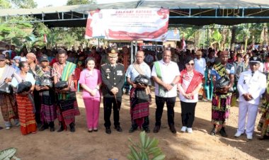 Hadir-Pimpin-Upacara-HUT-RI-di-Perbatasan,-Wakil-Menteri-Dalam-Negeri-Apresiasi-Kapolres-Belu-Merdekakan-Masyarakat-dari-Kekeringan-dan-Kegelapan