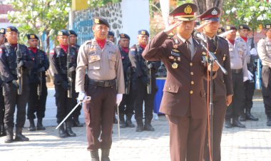 Kapolres-Sumba-Timur-Jadi-Irup-Ziarah-TMP-Umbu-Ndawa-Kareuk.