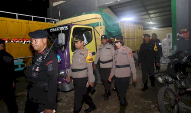 Polres-Sumba-Timur-Dan-BKO-Brimob-Lakukan-Patroli-Cipkon-Di-Masa-Tenang-Pemilu-Serentak