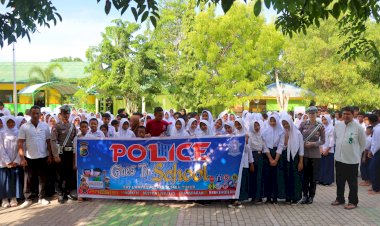 Jadikan-Generasi-Muda-Sebagai-Pelopor-Keselamatan-Berlalu-Lintas-Lewat-“Police-Go-To-School”