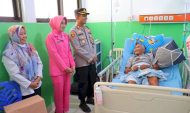 Bentuk-Kepedulian-Keluarga-Besar-Polri,-Polres-Sumba-Timur-Lakukan-Anjangsana.