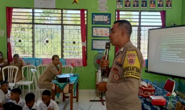 Sambangi-SD-N.-4-Waingapu,-Bhabinkamtibmas-Kambajawa-Sampikan-Sosialisasi-Anti-Narkoba