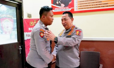 Temui-Personel-yang-Jadi-Penggali-Kubur,-Kapolri-:-Terus-Menjadi-Polisi-Baik-untuk-Masyarakat