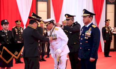 Pemberian-Tanda-Kehormatan-Bintang-Bhayangkara-Utama-(BBU)-Wujud-Komitmen-Kokohnya-Sinergisitas-TNI-Polri-Selama-Ini