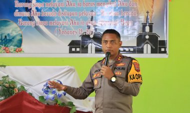 Hadir-Sebagai-Keluarga-,-AKBP-E.-Jacky-Yakin,-Masyarakat-Dukung-Polres-Sumba-Timur-Jaga-Kamtibmas