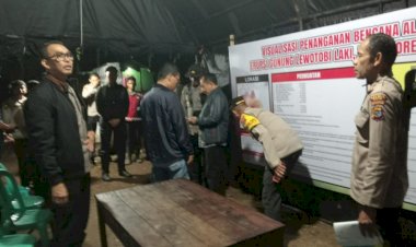 Astama-Ops-Kapolri-Tinjau-Posko-Kemanusiaan-Polda-NTT,-Pastikan-Kesiapan-Bantuan-untuk-Korban-Erupsi-Gunung-Lewotobi