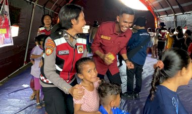 Trauma-Healing-bagi-Anak-Anak-yang-Terdampak-Erupsi-Gunung-Lewotobi-di-Posko-Pengungsian-Konga