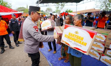 Tinjau-Posko-Pengungsian-Erupsi-Lewotobi,-Kapolri-Pastikan-Pelayanan-dan-Kebutuhan-Warga