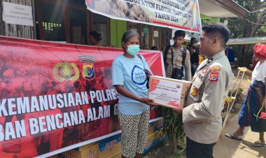 Polres-Sumba-Timur-Serahkan-Bantuan-Kemanusiaan-Untuk-Korban-Erupsi-Gunung-Lewotobi