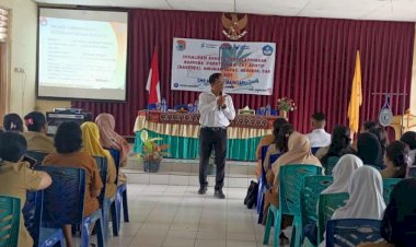 Resnarkoba-Polres-Sumba-Timur-Gelar-Kampanye-Anti-Narkoba-di-SMPN-2-Waingapu
