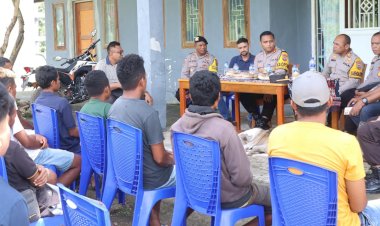 Polres-Sumba-Timur-Gelar-Jumat-Curhat,-Sinergitas-Masyarakat-dan-Polisi-Semakin-Terjalin