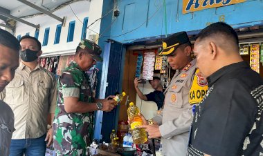 Kapolres-Sumba-Timur-Ikut-Sidak-Pasar,-Antisipasi-Lonjakan-Harga-Menjelang-Ramadhan-1446-Hijriah