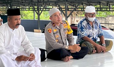 Wakapolres-Sumba-Timur-Sambangi-Tokoh-Agama-di-Masjid-Al-Falah-Kampung-Baru
