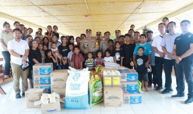 Kapolda-NTT-Salurkan-Bantuan-Sosial-untuk-2 -Panti-Asuhan-di-Sumba