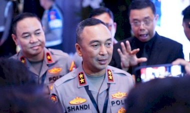 Polri-:-Penerbitan-Surat-Keterangan-Kepolisian-bagi-Wartawan-Asing-wujud-Pelayanan-dan-Perlindungan