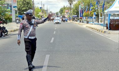 Pengamanan-Maksimal-Polres-Sumba-Timur-Warnai-Karnaval-Budaya-Nusantara-WALHI-2025