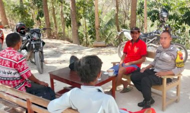 Bhabinkamtibmas-Desa-Mbatakapidu-Ajak-Tokoh-Masyarakat-Bersinergi-Jaga-Kamtibmas