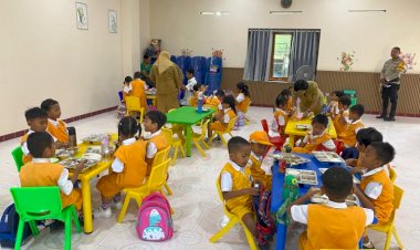 Jangkau-Ribuan-Anak-di-Kupang,-Kapolda-NTT-Jamin-Kualitas-dan-Keamanan-Pangan-SPPG-Polri