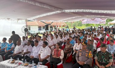 Kapolres-Sumba-Timur-Hadiri-Peresmian-PLTHM-Wairara-oleh-Wakil-Menteri-ESDM