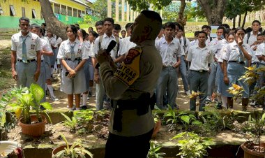 Bag-SDM-Polres-Sumba-Timur-Sosialisasikan-Penerimaan-Polri-T.A.-2026-di-SMA-Negeri-1-Pandawai