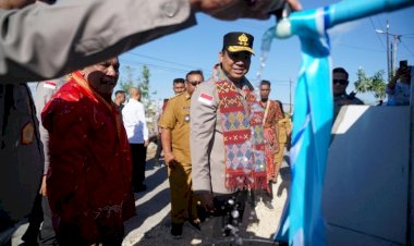 Kapolda-NTT-Resmikan-6-Titik-Sumur-Bor-dan-Salurkan-Bantuan-Sosial-di-Kota-Kupang,-Wujud-Nyata-“Polda-NTT-Penuh-Kasih”-pada-Hari-Bhayangkara-ke-80