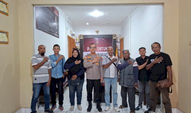 Perkuat-Kemitraan-dengan-Media,-Kapolres-Sumba-Timur-Gelar-Silaturahmi-Bersama-Insan-Pers