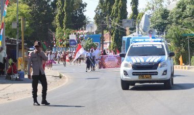 Pastikan-Karnaval-HUT-ke-81-RI-Berjalan-Aman-dan-Lancar,-Polres-Sumba-Timur-Kerahkan-Ratusan-Personel