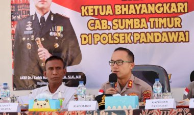 Kunjungi-Polsek-Pandawai,-Kapolres-Sumba-Timur-Fokus-Perkuat-Pencegahan-Karhutla
