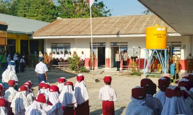 Jadi-Irup-di-Sekolah,-Kasat-Binmas-Polres-Sumba-Timur-Sampaikan-Pesan-Penting