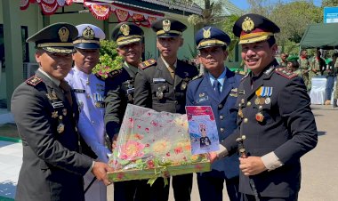 HUT-ke-81-TNI,-Kapolres-Sumba-Timur-Perkuat-Sinergitas-TNI-Polri