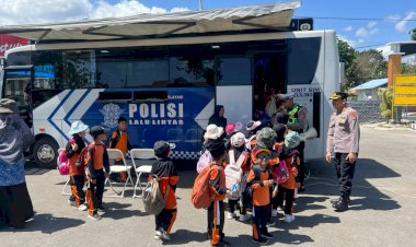 Polres-Sumba-Timur-Tanamkan-Budaya-Tertib-Lalu-Lintas-Sejak-Usia-Dini