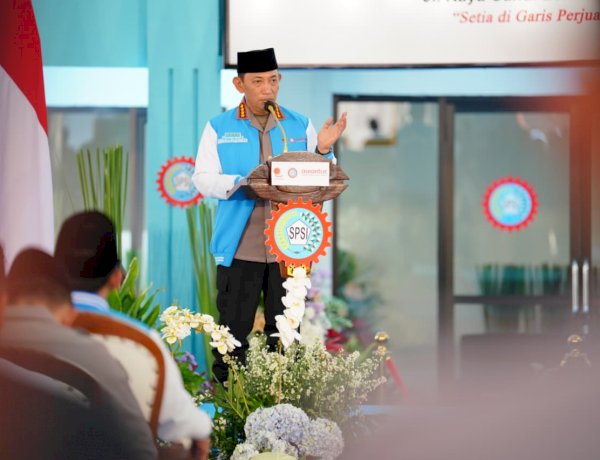 Kapolri di Hadapan Buruh: Satukan Tekad dan Barisan untuk Wujudkan Indonesia Emas 2045! 