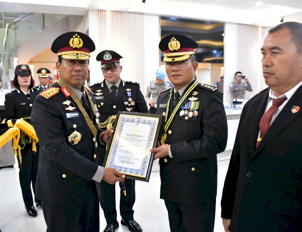 Kapolda NTT Berikan Penghargaan kepada Personel dan Tokoh Berprestasi, Wujud Apresiasi atas Dedikasi bagi Institusi dan Masyarakat