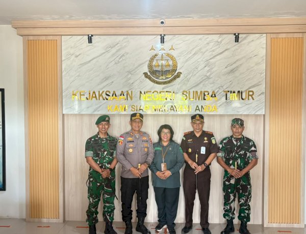 Perkuat Sinergi Antarlembaga, Kapolres Sumba Timur Jalin Silaturahmi