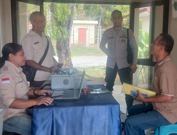 Dekatkan Pelayanan kepada Masyarakat, Polres Sumba Timur Gandeng UPT Pendapatan Daerah Gelar Samsat Keliling di Umalulu